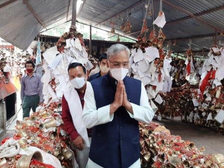 पूर्व सीएम त्रिवेन्द्र का कुमाऊं भ्रमणः बागेश्वर में रक्तदान शिविर में हुए शरीक तो नैनीताल में ली कार्यकर्ताओं की बैठक