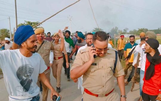 लखीमपुर खीरी हिंसा: सही दिशा में जांच का दावा कर रहा प्रशासन, फिर क्यों उठ रहे सवाल?