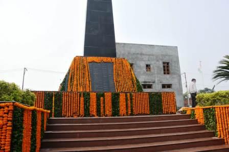 सीएम धामी ने दी शहीद आंदोलनकारियों को श्रद्धांजलि, राज्य आन्दोलनकारियों को राजकीय मेडिकल कालेजों में मिलेगी मुफ्त उपचार की सुविधा