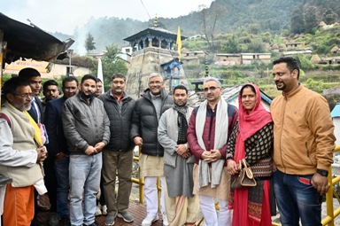 त्रिजुगीनारायण मंदिर के पुजारी पूर्व सीएम त्रिवेन्द्र के समर्थन में आए, देवस्थानम् बोर्ड के गठन को बताया ऐतिहासिक फैसला