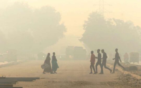 दिल्ली-NCR में छाया कोहरा, AQI लेवल 370, एक दिसंबर से फिर खराब होंगे हालात