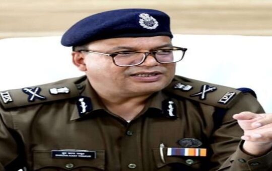 लखनऊ पुलिस कमिश्नर डीके ठाकुर की दूसरी कोरोना रिपोर्ट आई निगेटिव, पीएम मोदी के दौरे से पहले कल जांच में पाए गए थे पॉजिटिव