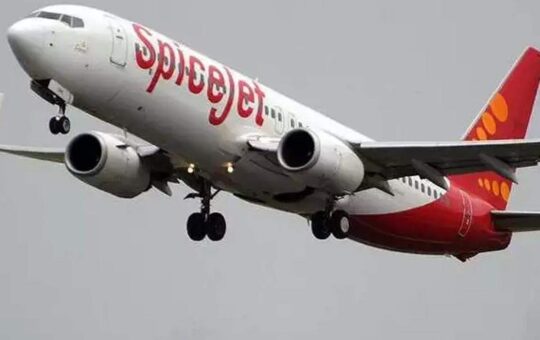 DGCA ने SpiceJet के 90 पायलट को बोइंग 737 मैक्स उड़ाने से रोका