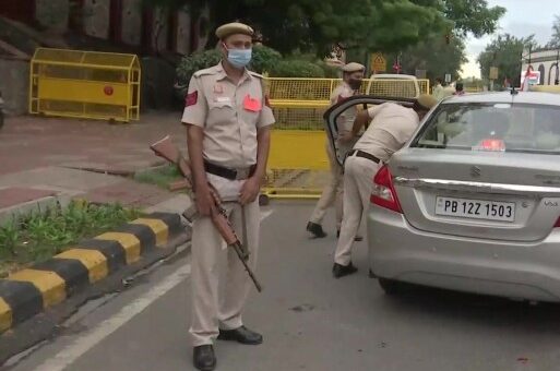 देश मना रहा है 76वां स्वतंत्रता दिवस, राजधानी दिल्ली में जगह-जगह भारी सुरक्षा