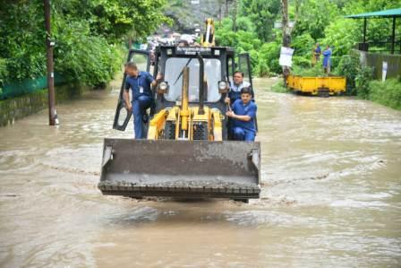 देहरादूनः सीएम धामी ने किया आपदाग्रस्त क्षेत्र का निरीक्षण